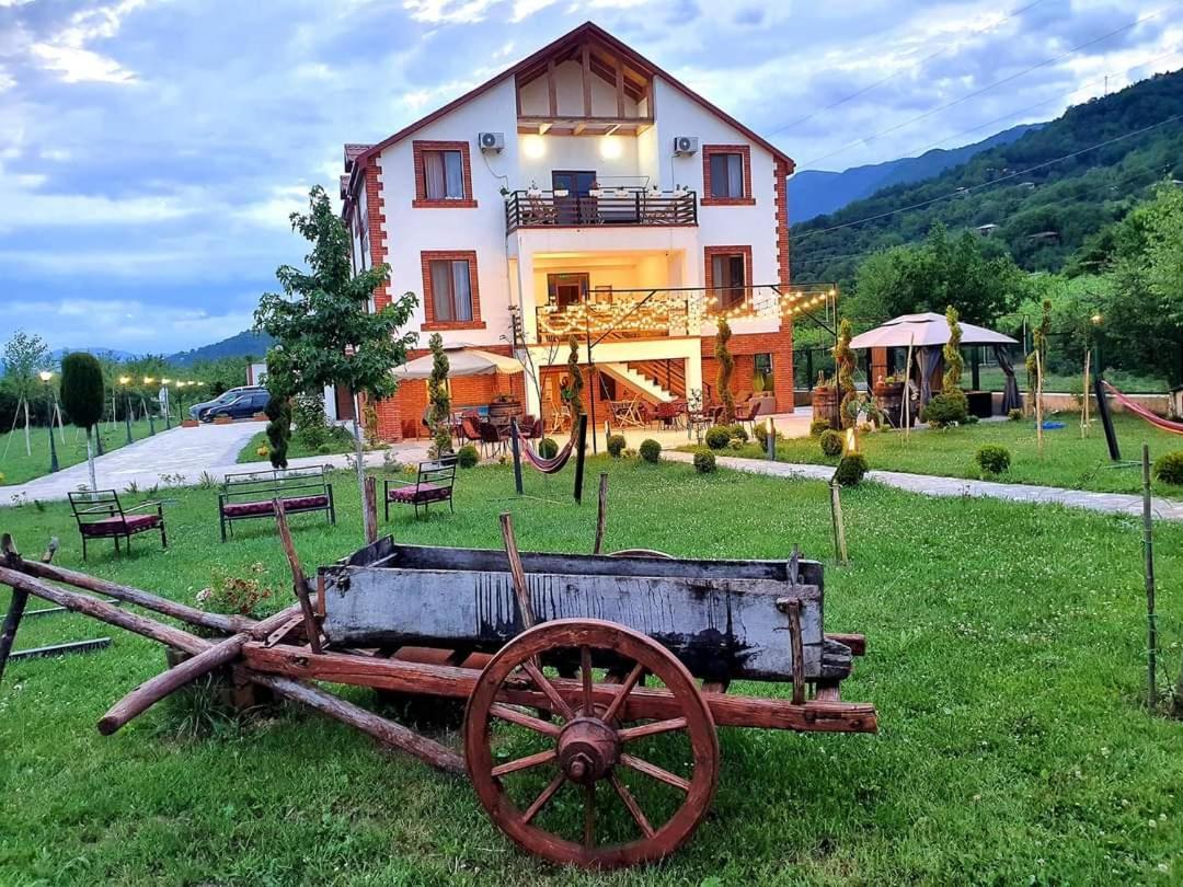 Karse Hotel Ambrolauri Exterior photo